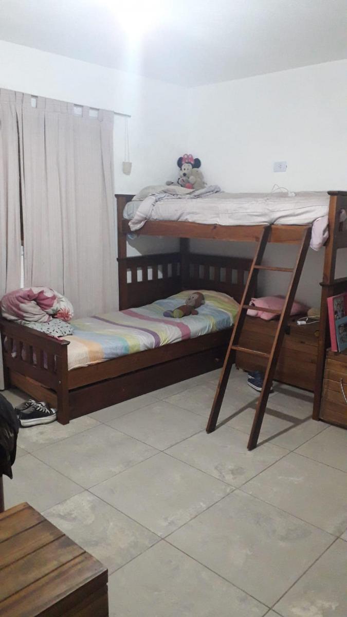 Venta Casa 2 Dorm C/ Pileta + 2 Dpto 1 Dorm c/u + Galpón 4