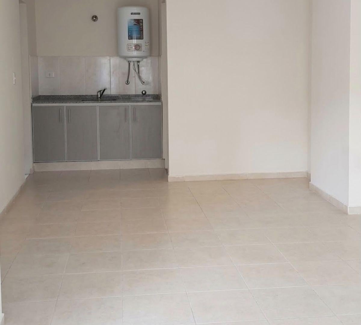 Foto de ALQUILER LOCAL COMERCIAL A MTROS DE DUARTE QUIROS - ALBERDI, imagen 3