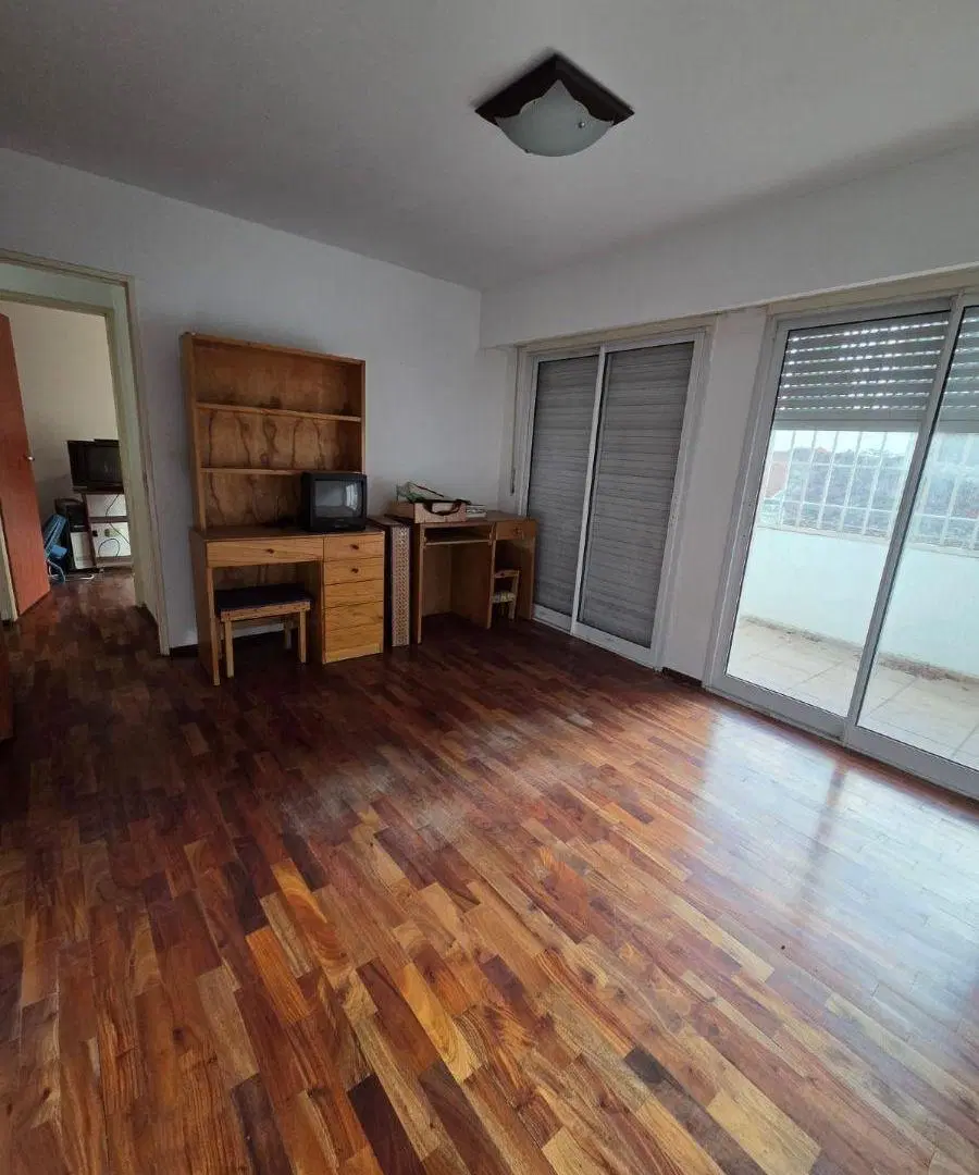 Vendo Imponente Dto. de 3 Dormitorios en piso exclusivo. Cafferata 922 Piso 1 8