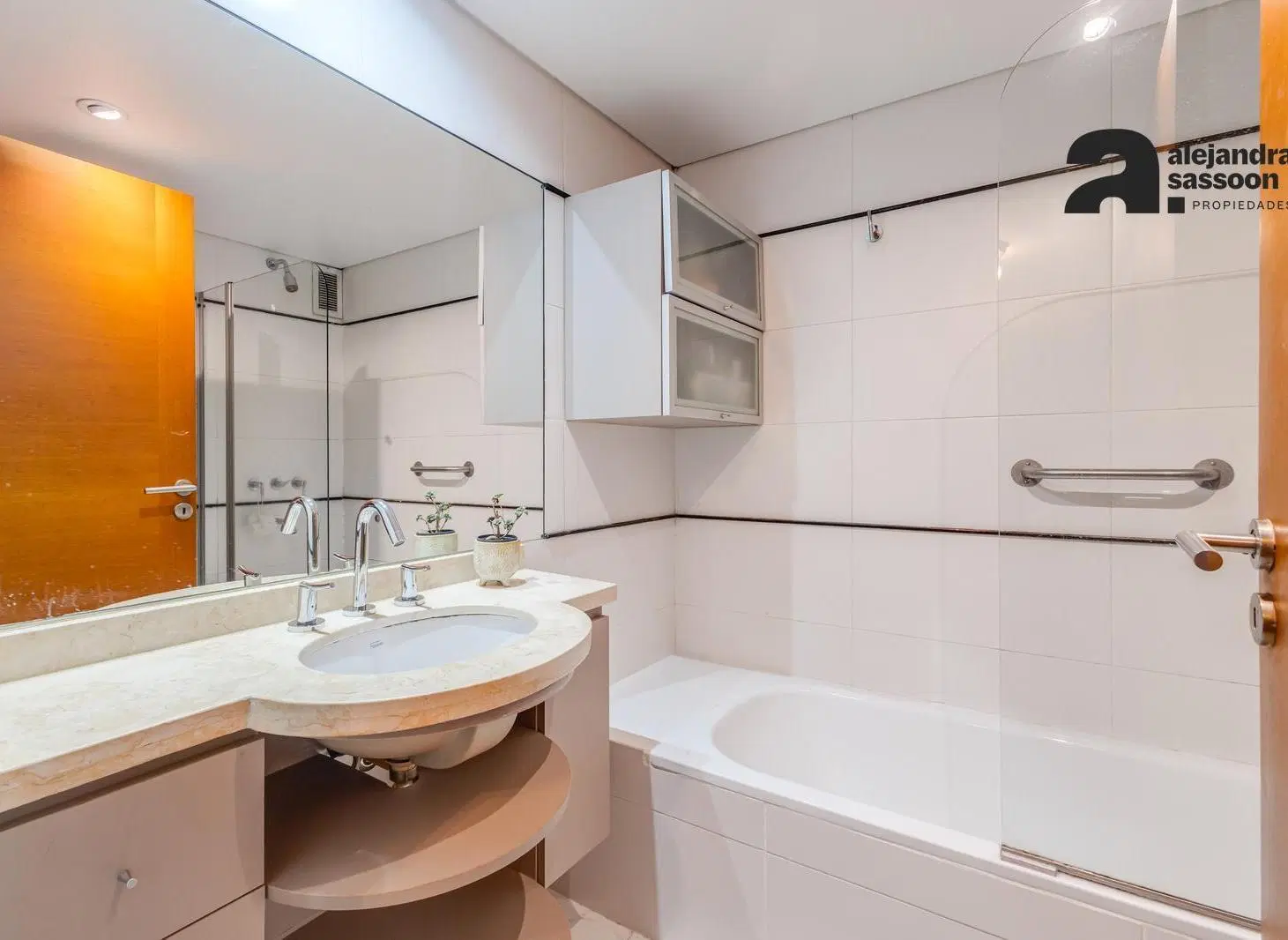 Excelente planta en Belgrano! 4 amb con balcon aterrazado y parrilla propia! Coch Amenties y baulera 3