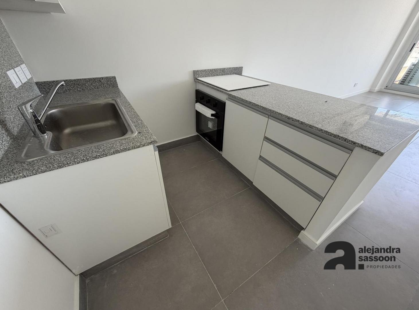 Foto de Venta Departamento 2 Ambientes. Villa Urquiza. entrega inmediata Pileta, imagen 1