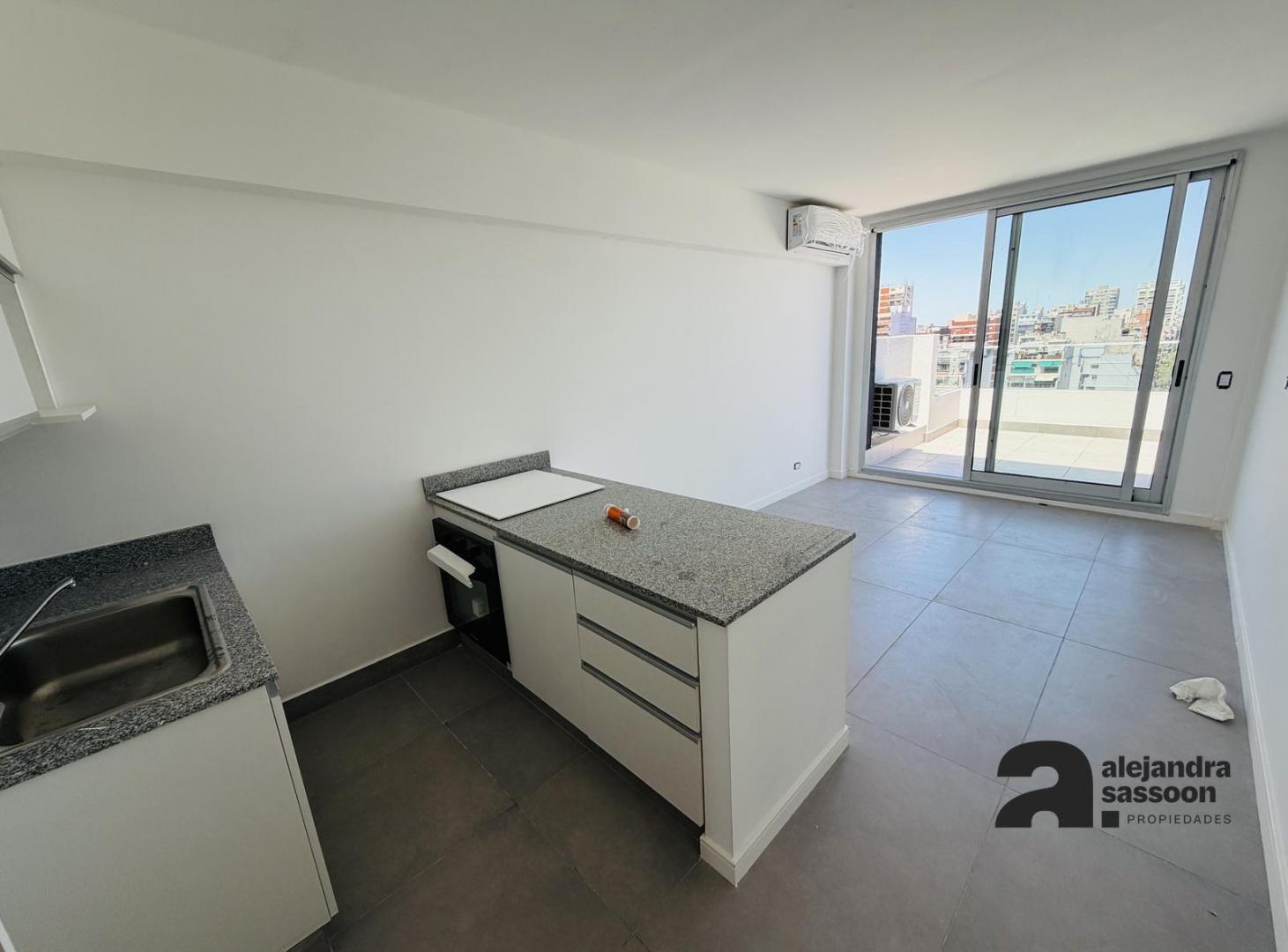 Foto de Venta Departamento 2 Ambientes. Villa Urquiza. entrega inmediata Pileta, imagen 2