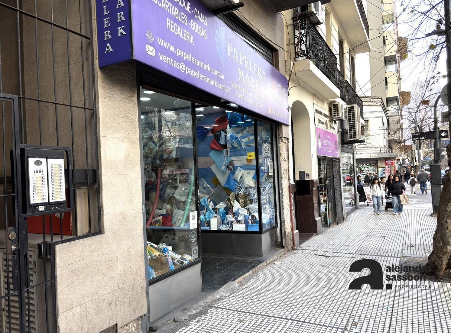 Foto de Venta | Local Comercial sobre Av. Corrientes | Excelente Vidriera, imagen 2