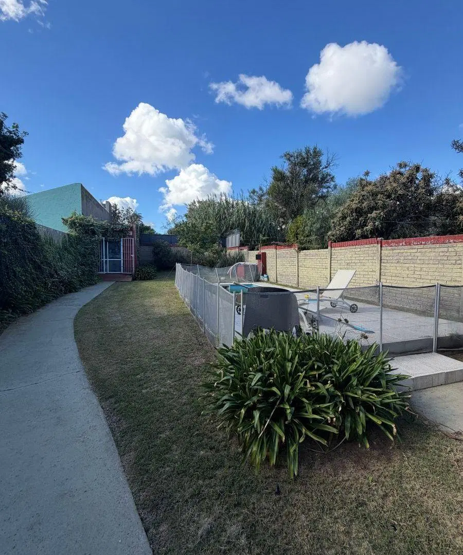 Casa de 585 m² con 3 dormitorios en venta en Bella Vista 3