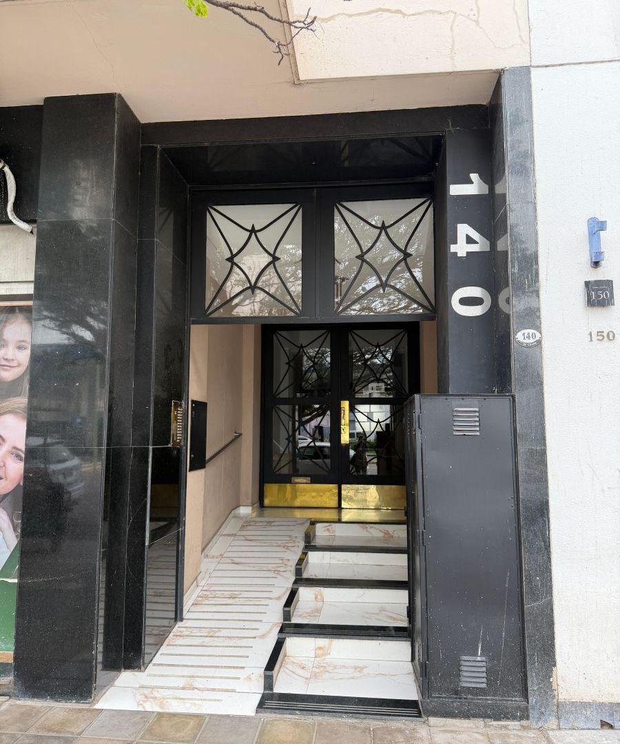 Foto de Departamento de 96 m² con 3 dormitorios en venta en Centro con balcon y, imagen 2
