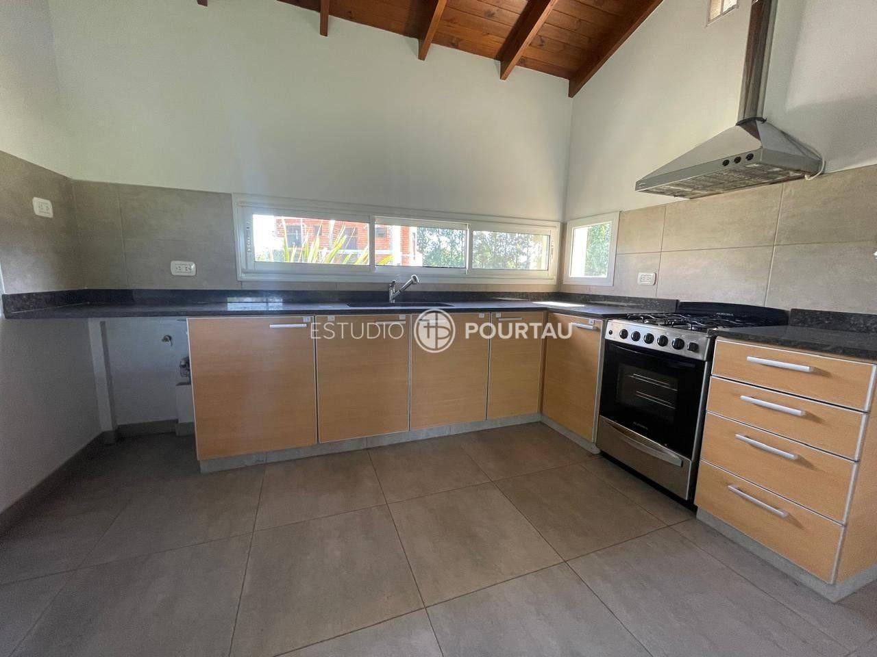 Foto de Casa 4 ambientes 2 dormitorios. | Altos de Brandsen, imagen 2