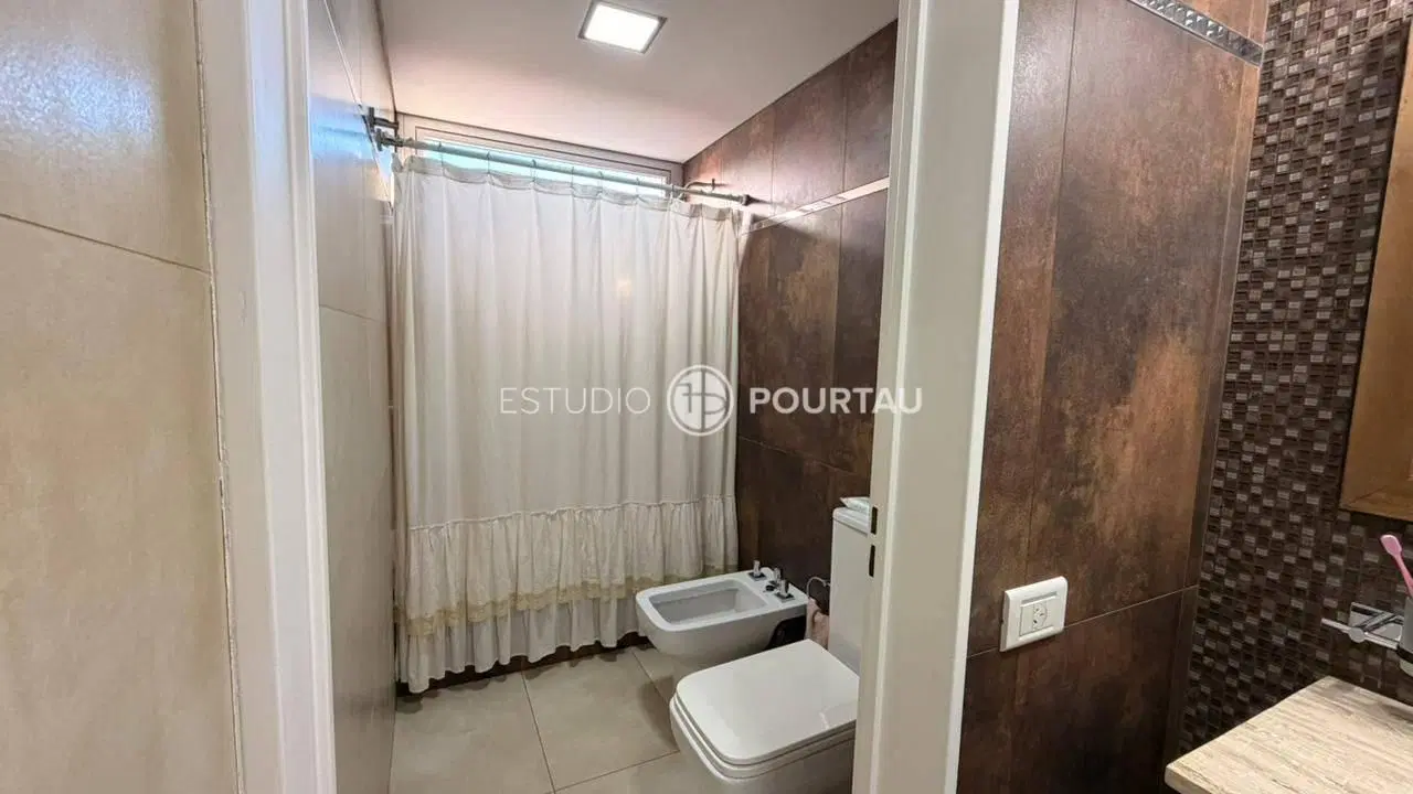 Casa 6 ambientes 3 dormitorios. | Sáenz Peña entre Güemes y Oss 5