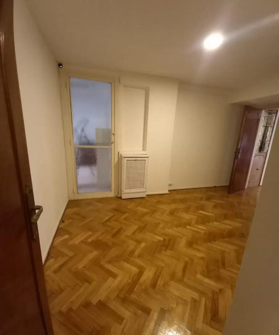 Amplio Departamento 4 Ambientes con Balcón y Cochera – Excelente Zona 2
