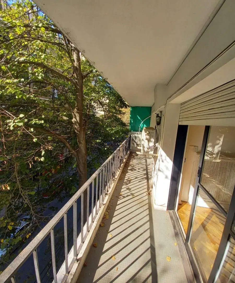 Amplio Departamento 4 Ambientes con Balcón y Cochera – Excelente Zona 5