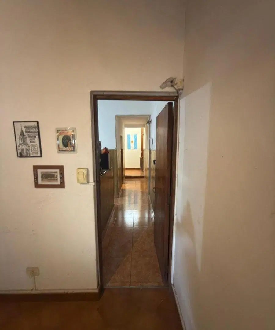 CASA / Barrio RIVADAVIA / CORDOBA / 3 Dormitorios 4