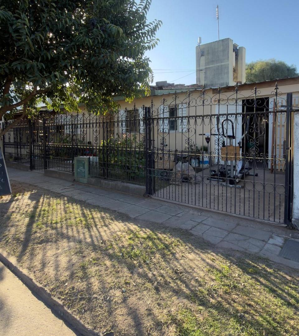 Foto de CASA | 5 AMBIENTES | ASADOR CUBIERTO | 3 DORMITORIOS | GARAGE | BARRIO, imagen 3