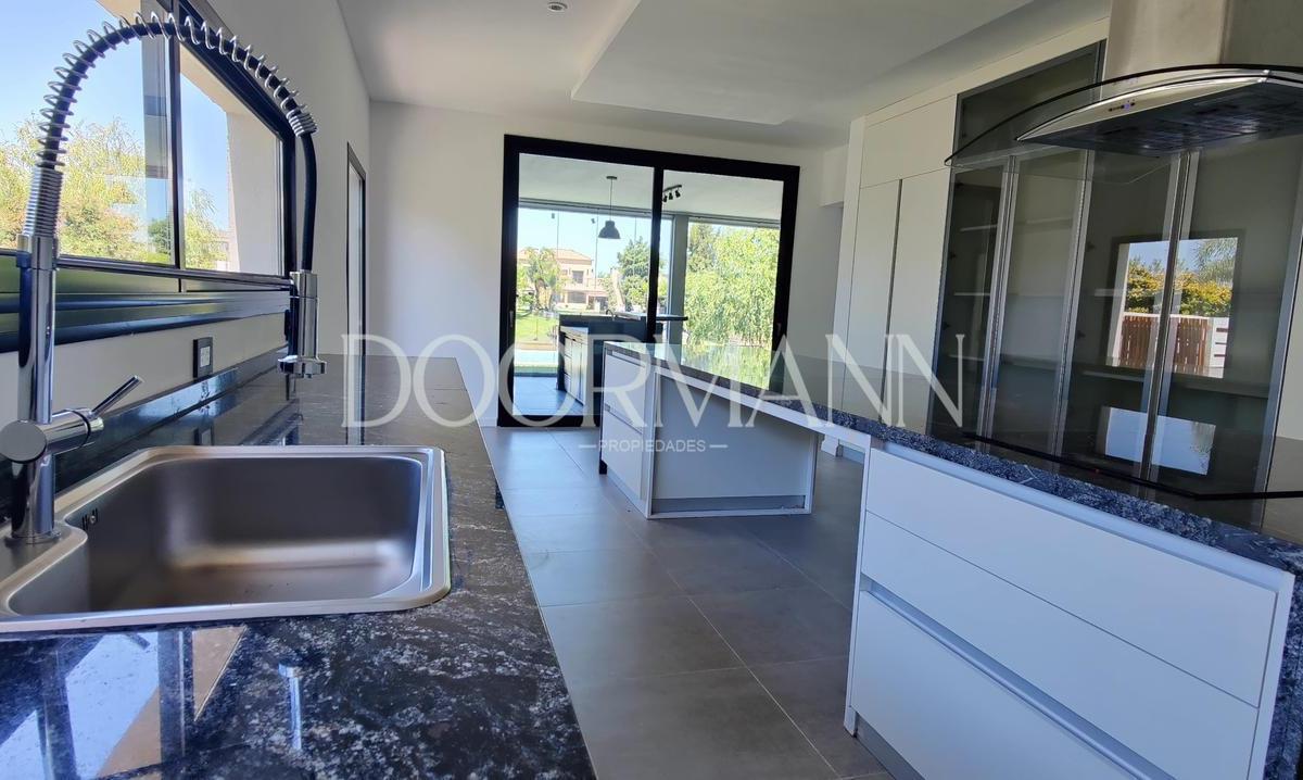 Foto de Casa en Venta | Barrio Cerrado San Marco | Maschwitz | Villanueva 5, imagen 2