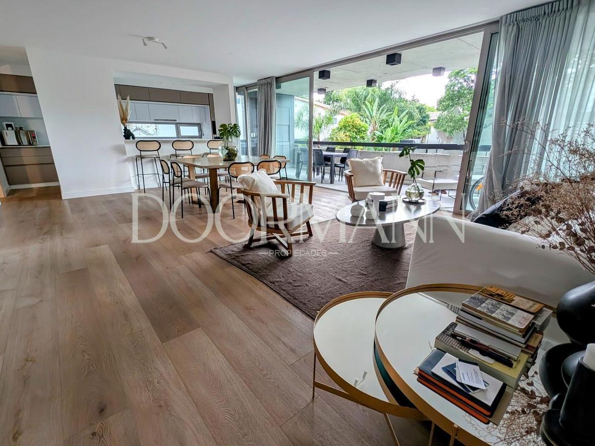 Departamento en venta PB con jardín 2 habitaciones 3 ambietes pileta