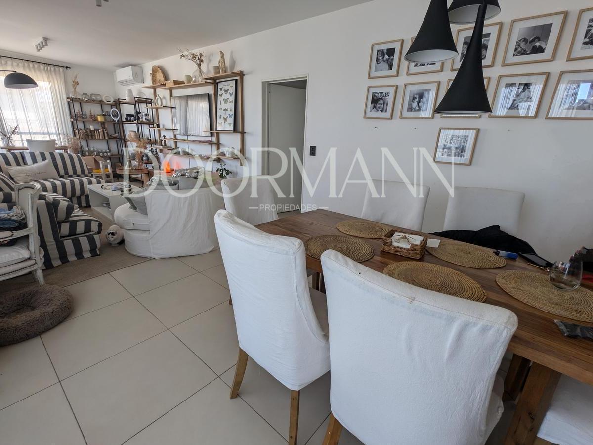 Departamento en venta con balcon 4 ambientes 3 habitaciones PERMUTA