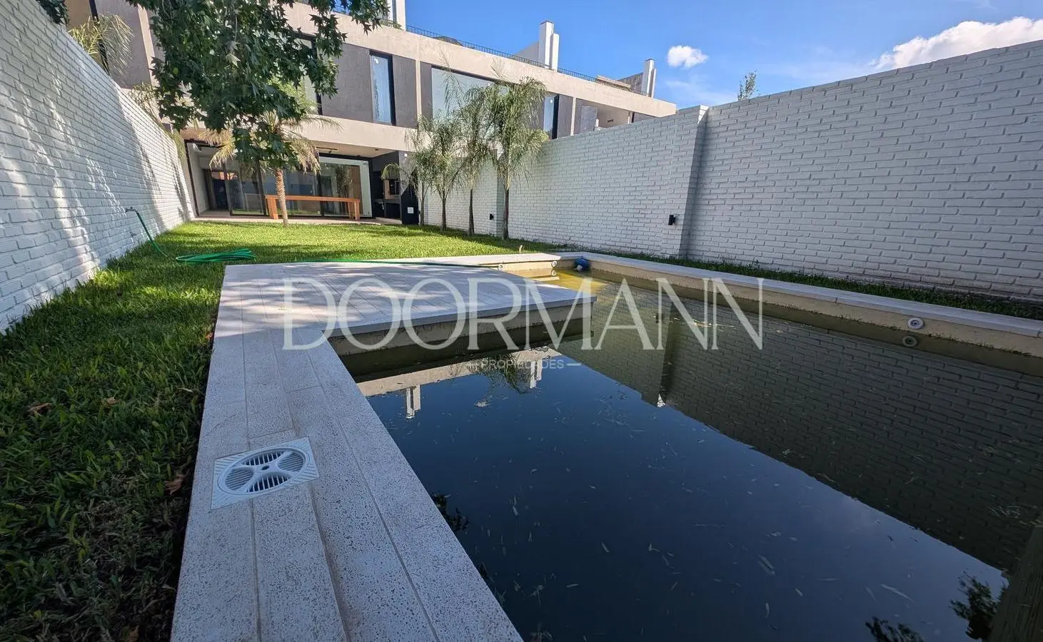 Casa en venta tipo triplex 5 ambientes pileta jardín Beccar 4