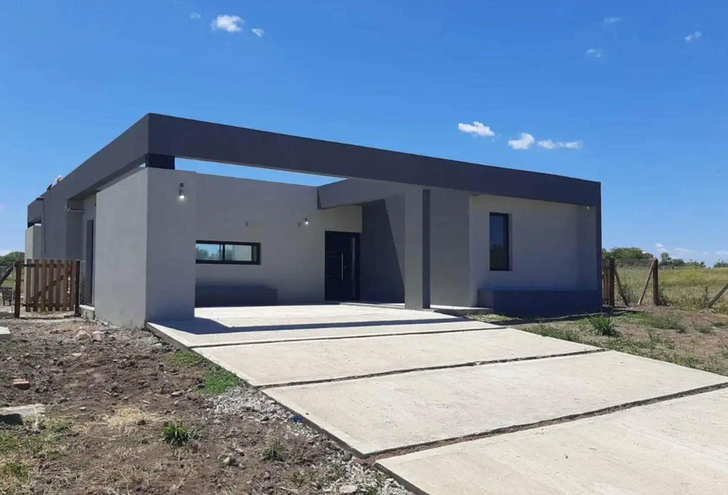 Casa en venta 4 AMBIENTES SAN SEBASTIAN PILETA PERMUTA 5