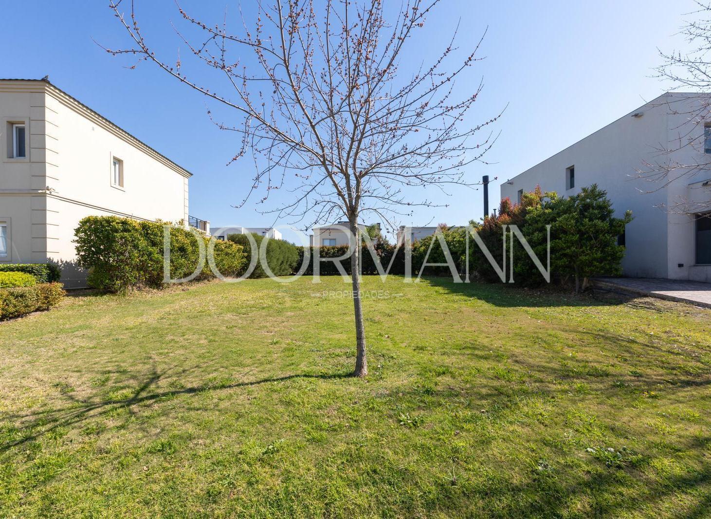 Foto de LOTE ORIENTACIÓN NORTE - BARRIO LAS TIPAS - NORDELTA, imagen 1