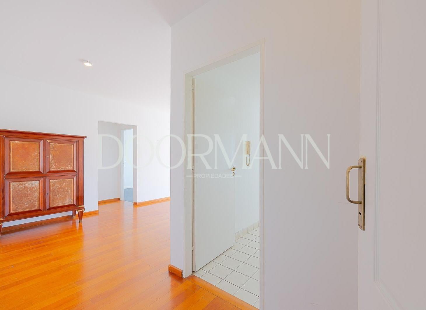 Foto de Departamento en alquiler tres ambientes dos habitaciones cochera, imagen 4