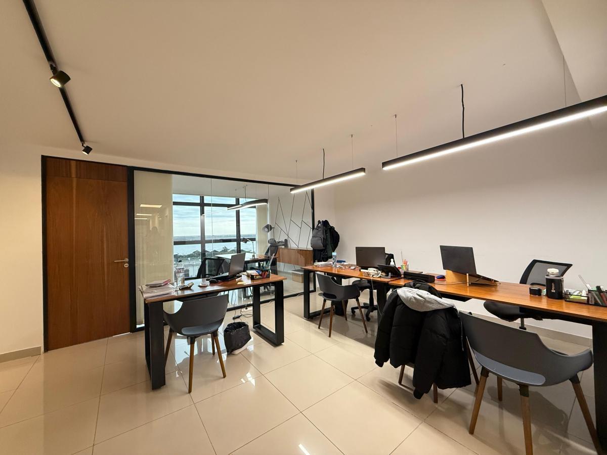 Foto de Oficina en Venta. Vista al rio., imagen 4