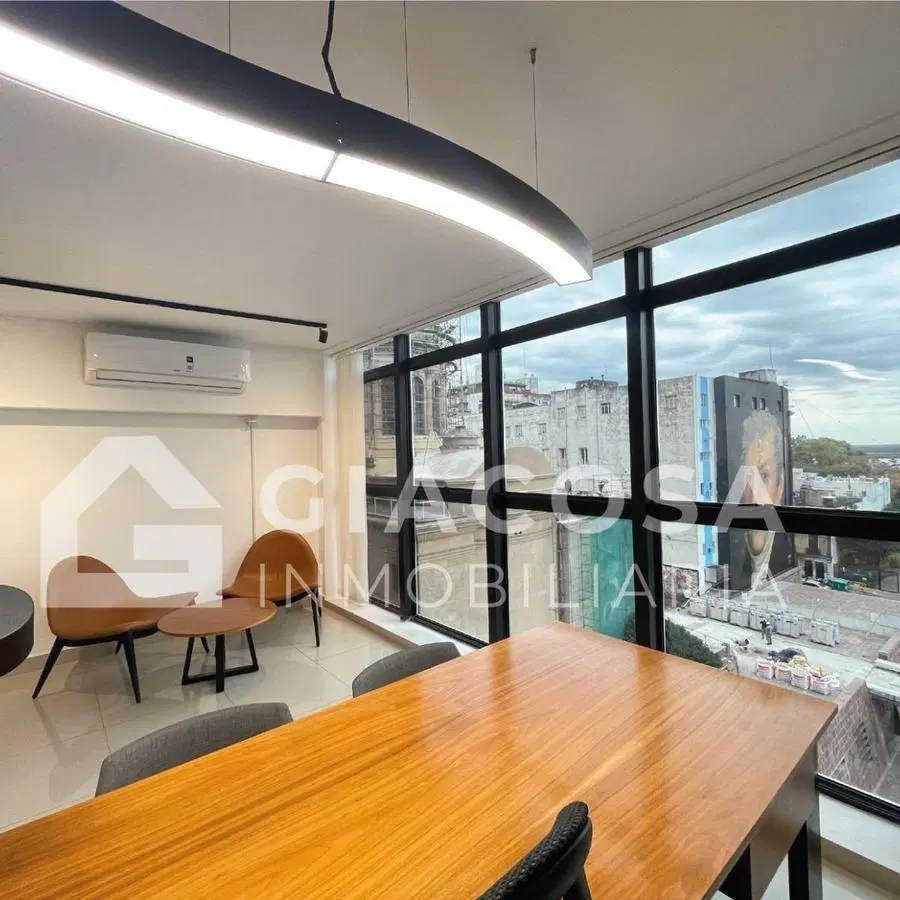 Oficina en Venta. Vista al rio. 1