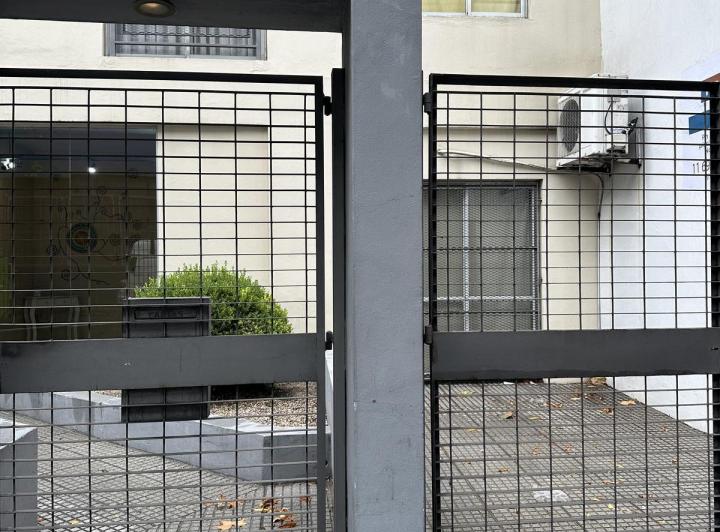 VENTA Depto planta baja 2 ambientes patio, parrillas, piscina y cochera 5