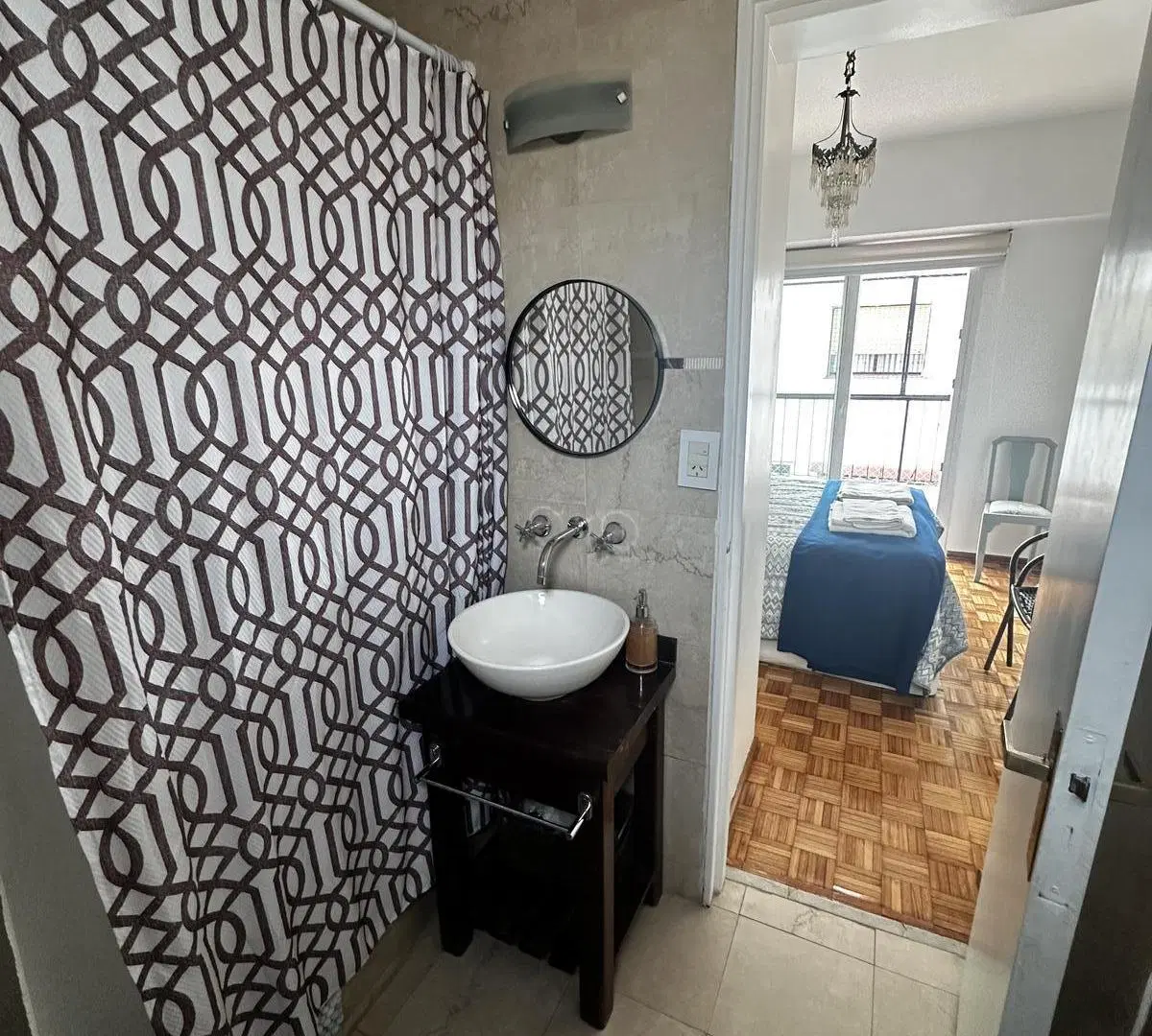 Departamento 2 ambientes amueblado Arenales y Uruguay 4