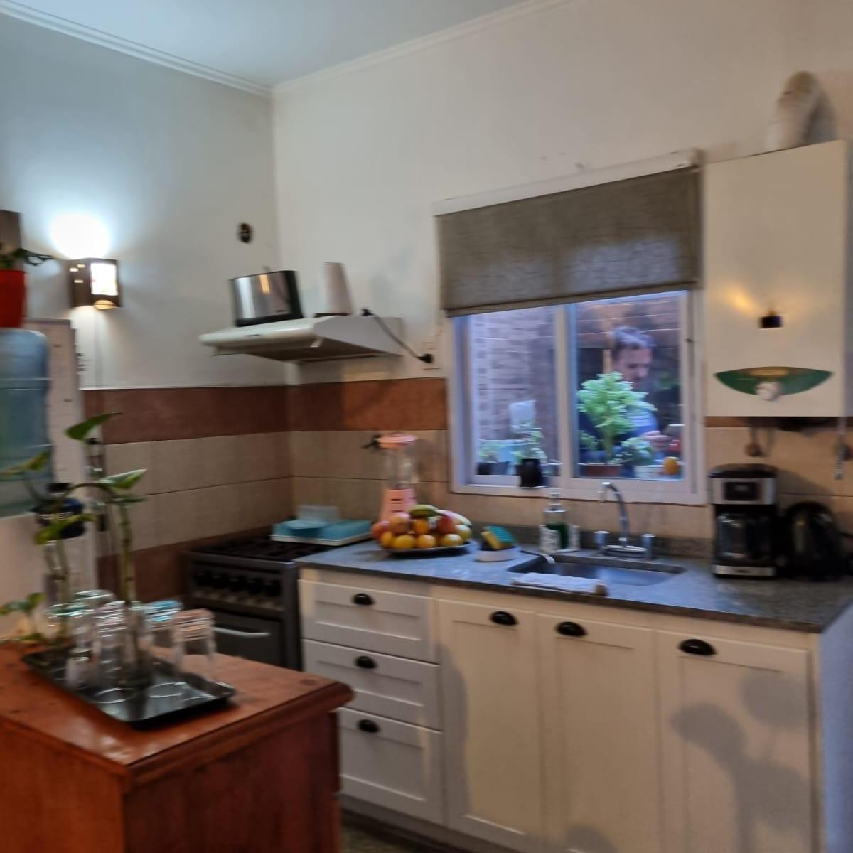 Vende 2 Deptos. en Conjunto de 3 y 4 Amb. S/Av, Lanus Este 4