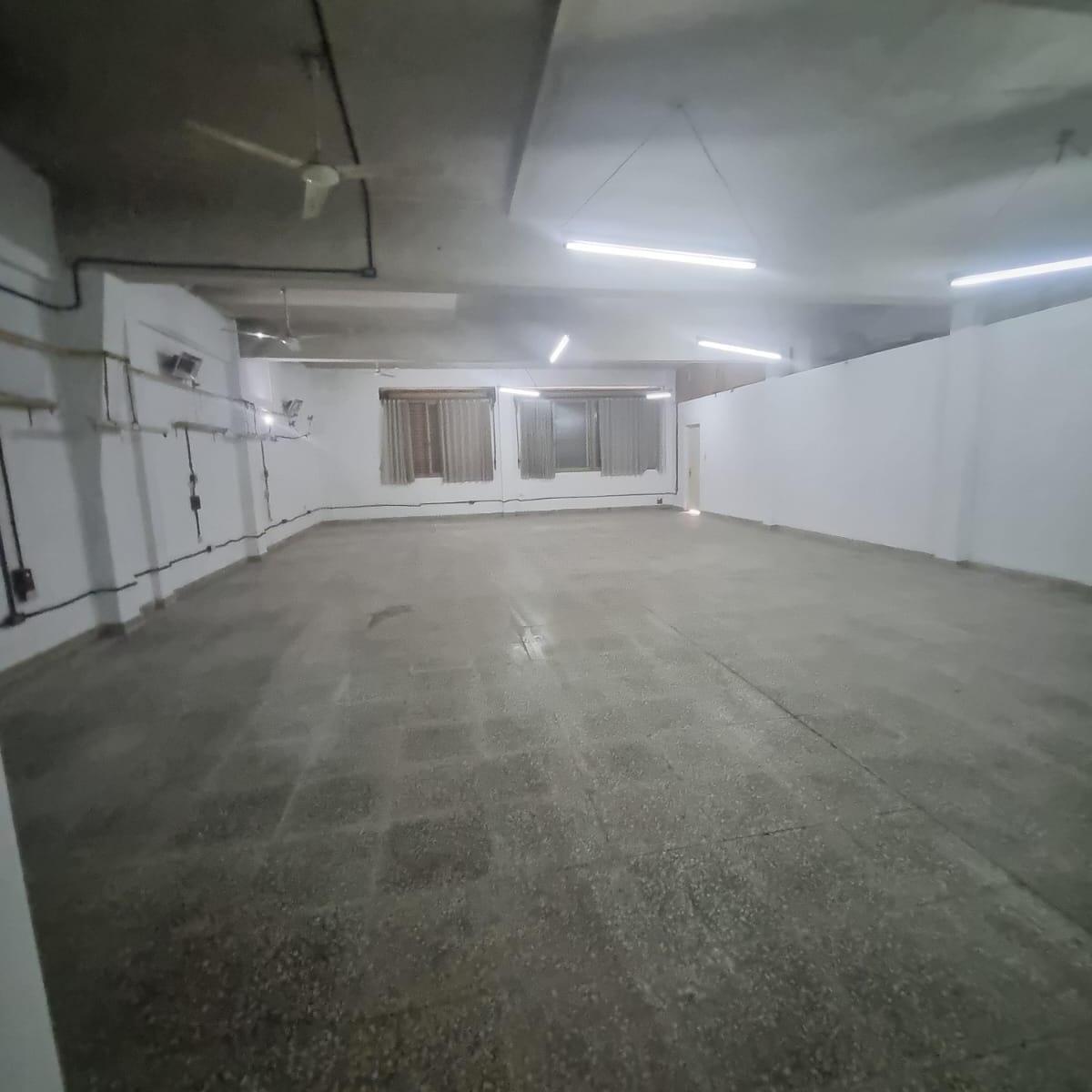 Alquila Galpon / Local, Muy Bueno. Lanus Este 2