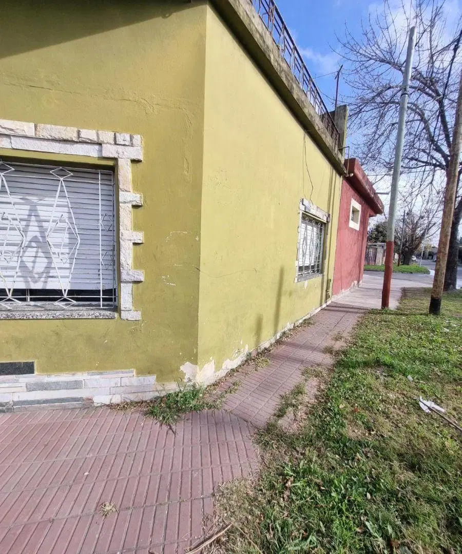 VENDE CASA AMPLIA EN LANUS ESTE 5