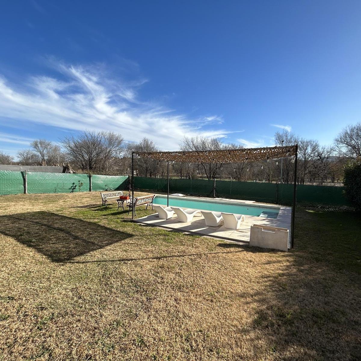 Casa en Venta en La Cuesta con 3 Dorm. 2