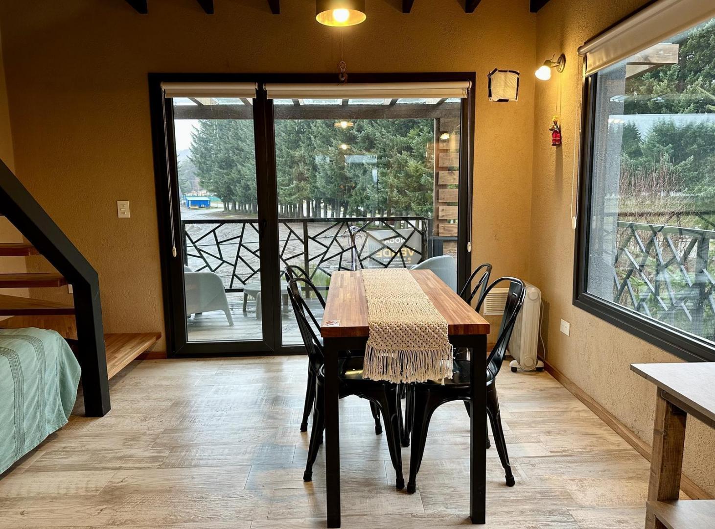 Departamento 2 ambientes en dúplex con balcón techado – El Once, Villa La Angostura