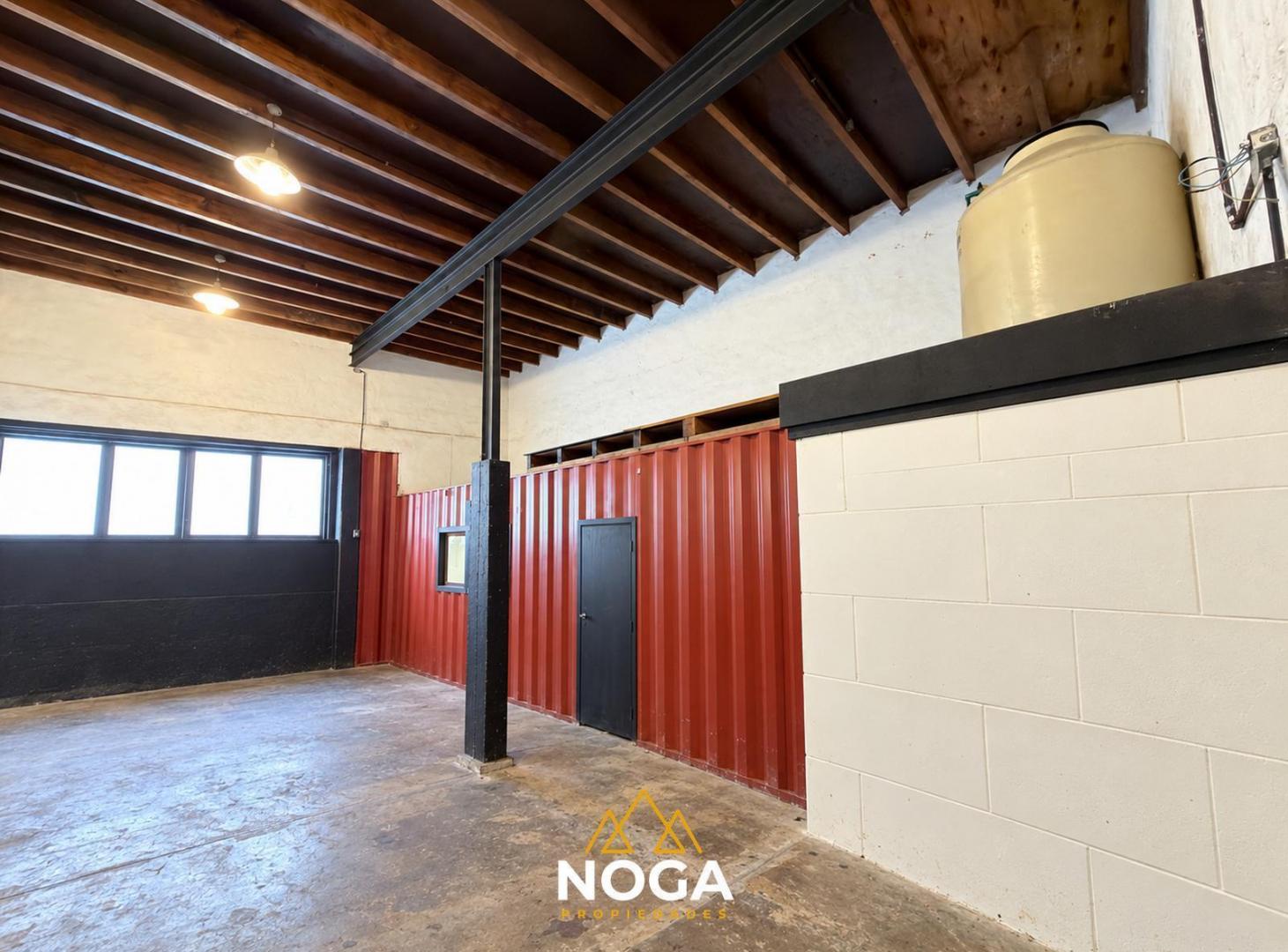 Foto de Galpón con Oficina y Acceso Vehicular - Villa La Angostura, imagen 3