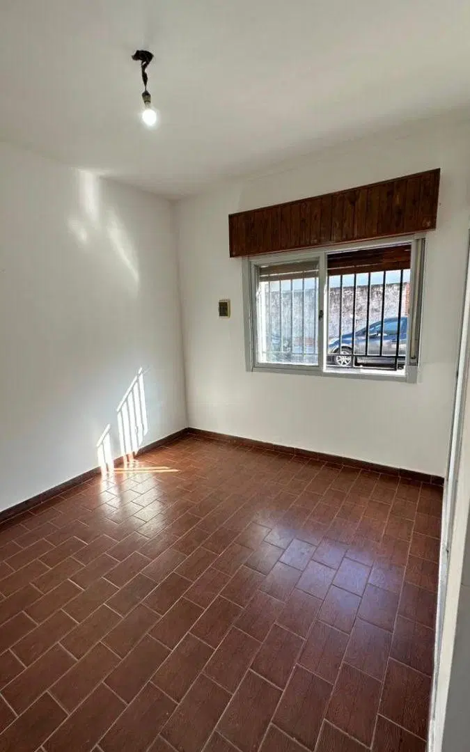Casa tres ambientes c/ patio. 8