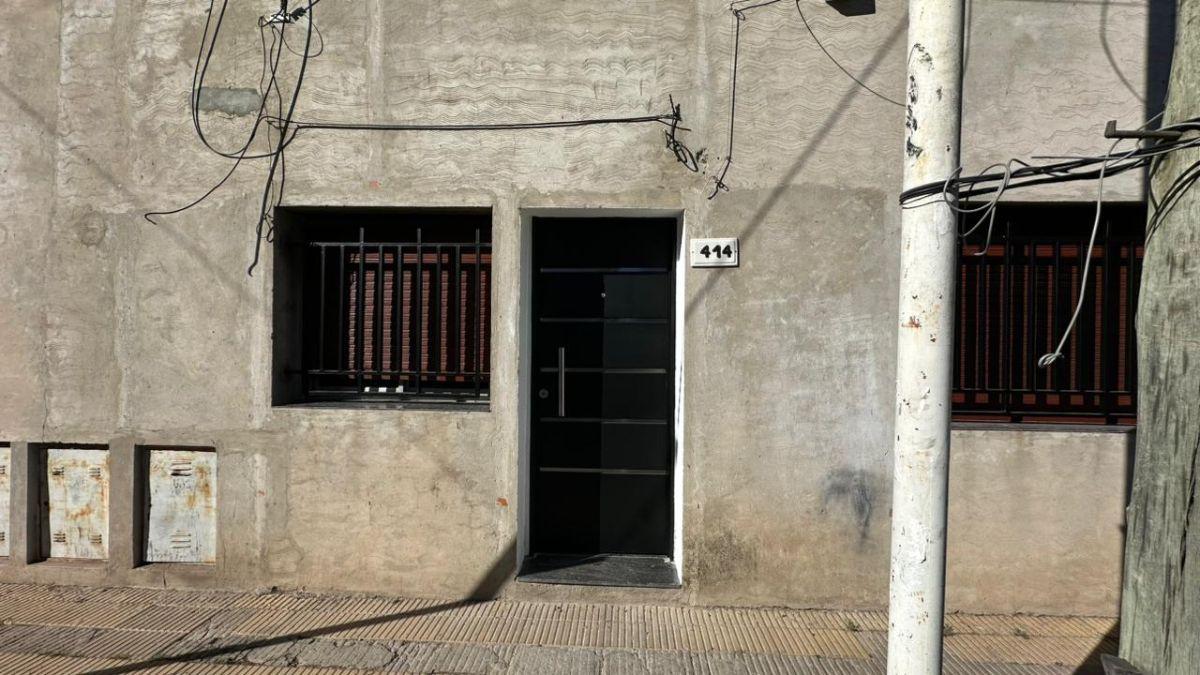 Casa tres ambientes c/ patio.