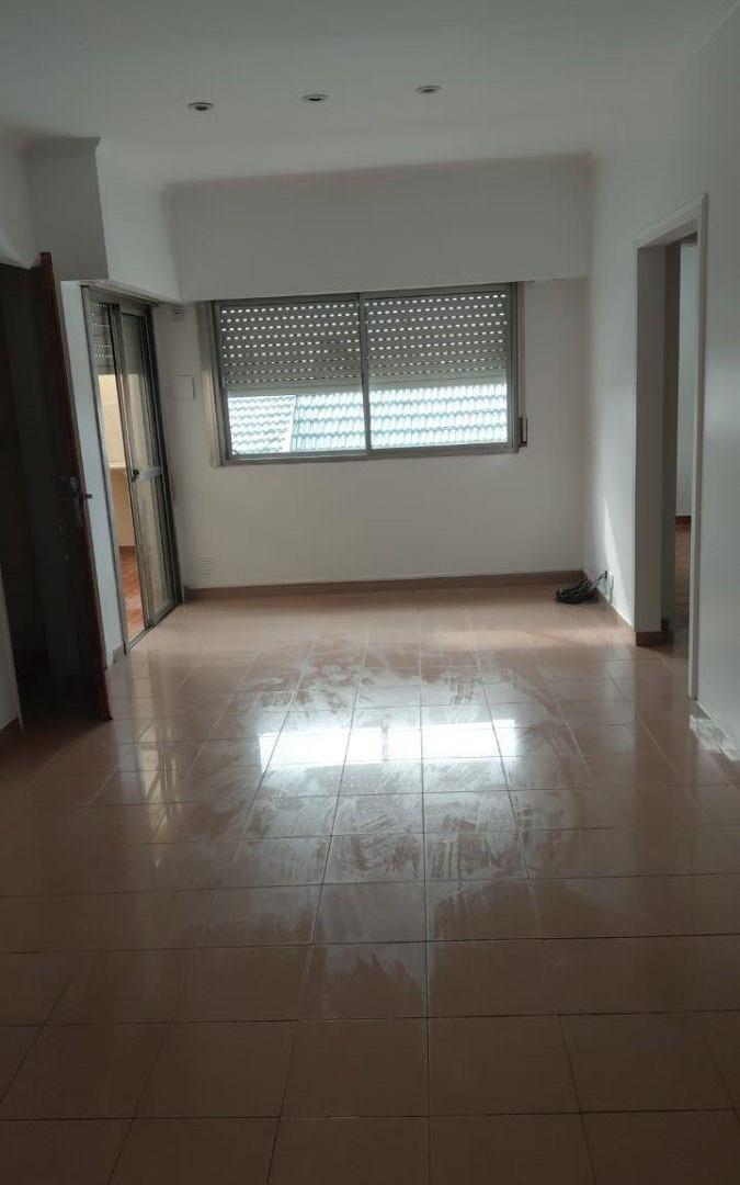 Foto de DEPTO. 3 AMB C/ PATIO., imagen 3