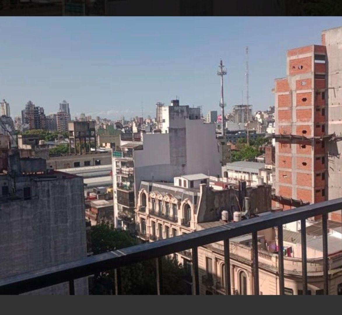 Exc monoambiente en alquiler con cocina, balcón, alto muy luminoso.