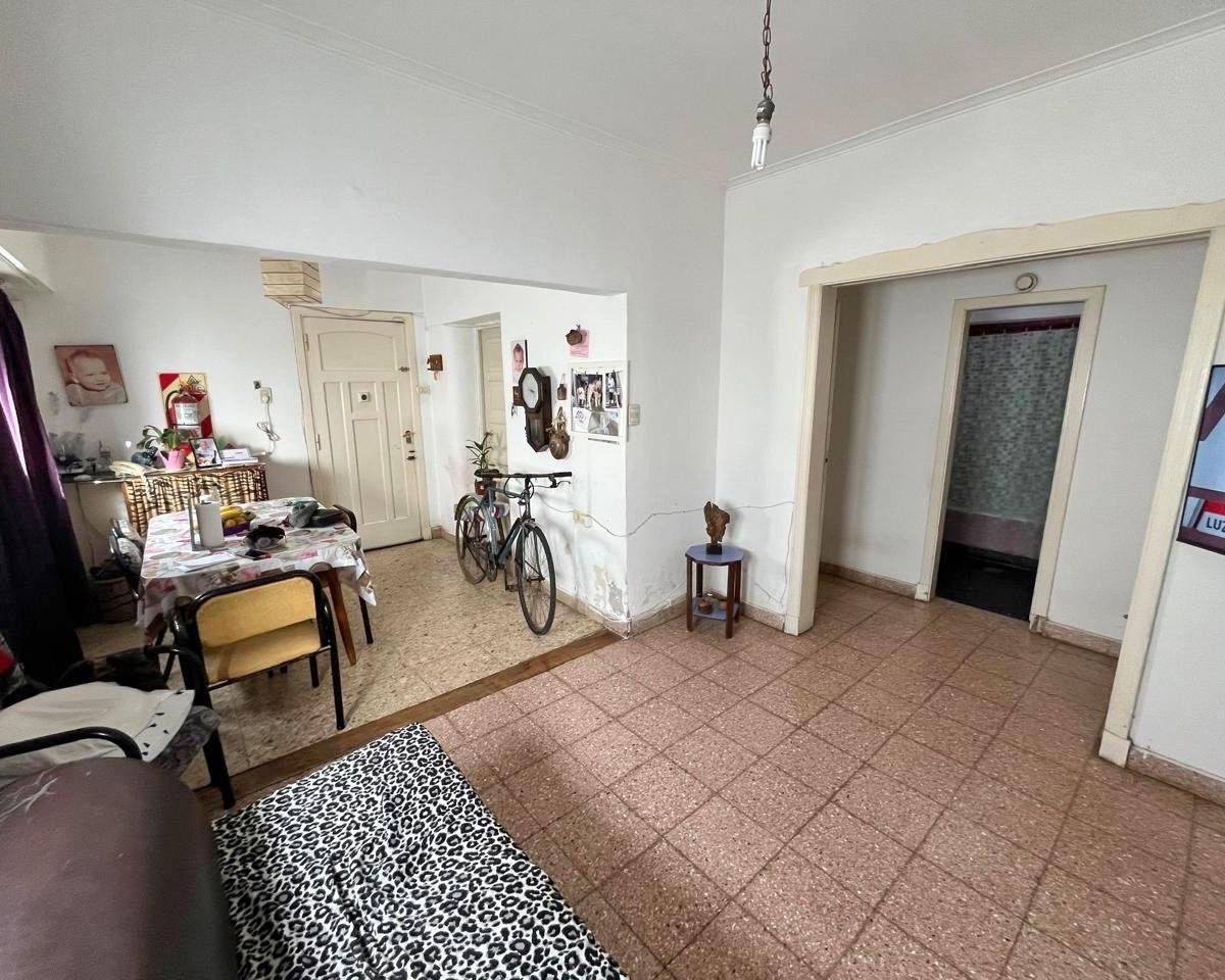 Foto de CASA SOBRE LOTE DE 8,66 X 43.30 A RECICLAR OPORTUNIDAD, imagen 4