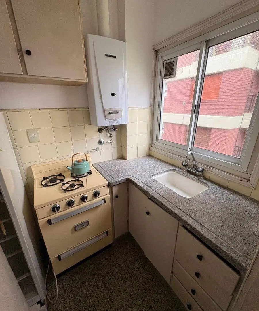 VENDEMOS DEPARTAMENTO DE 2 AMBIENTES CON COCHERA EN PLAYA VARESE 3