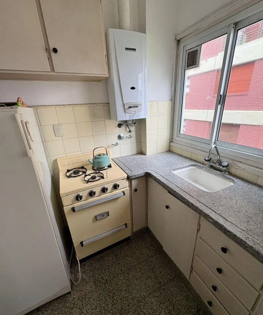 VENDEMOS DEPARTAMENTO DE 2 AMBIENTES CON COCHERA EN PLAYA VARESE 5