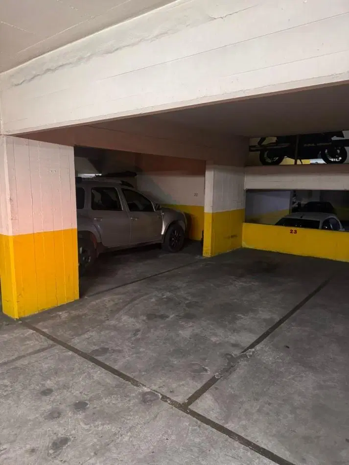 VENTA DE COCHERA CUBIERTA. ZONA CENTRO 4