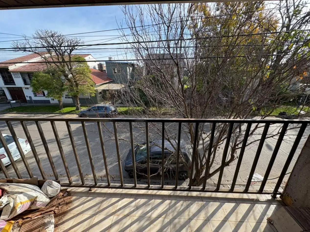 ALQUILER PH 3 AMBIENTES CON BALCON A LA CALLE BARRIO DON BOSCO. 1