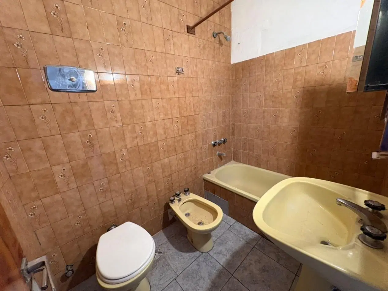 ALQUILER PH 3 AMBIENTES CON BALCON A LA CALLE BARRIO DON BOSCO. 4