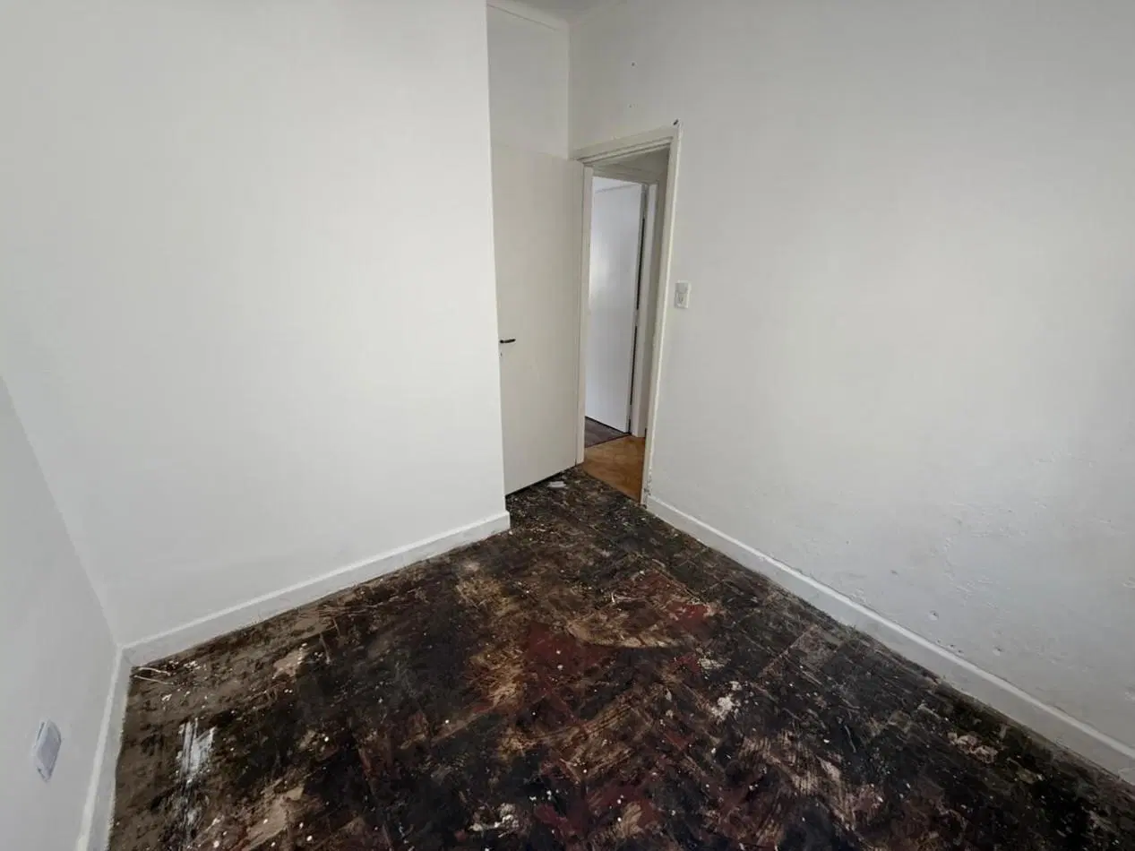 VENDEMOS CASA CON LOCAL 5