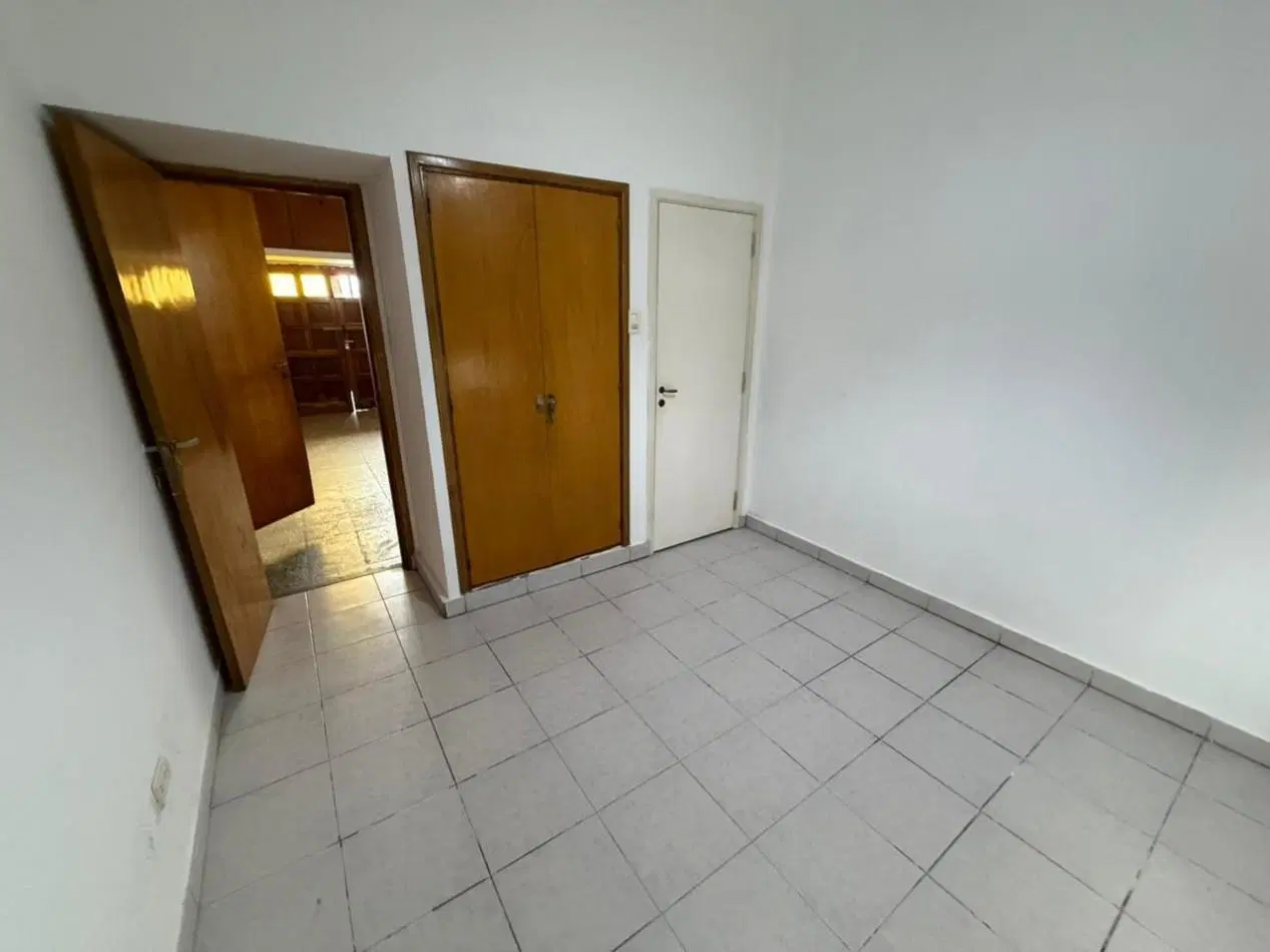VENDEMOS CASA CON LOCAL 2