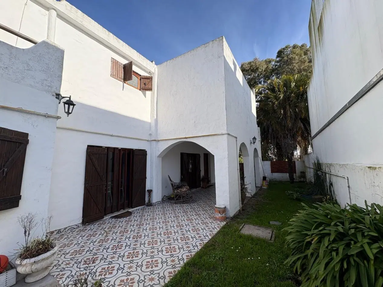 CASA EN BARRIO LA FLORIDA 5 AMBIENTES CON PILETA 2