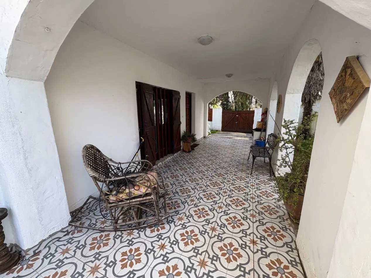 CASA EN BARRIO LA FLORIDA 5 AMBIENTES CON PILETA 3