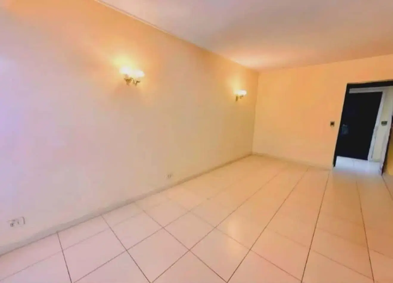 VENDEMOS DEPARTAMENTO DE 2 AMB CON DEPENDENCIA BALCON Y PATIO A LA CALLE 4