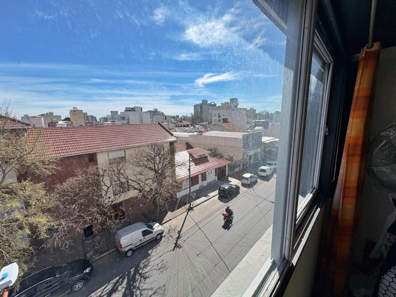Foto de VENDEMOS DEPTO DE 2 AMB TOTALMENTE EXTERNO EN CHAUVIN, imagen 1