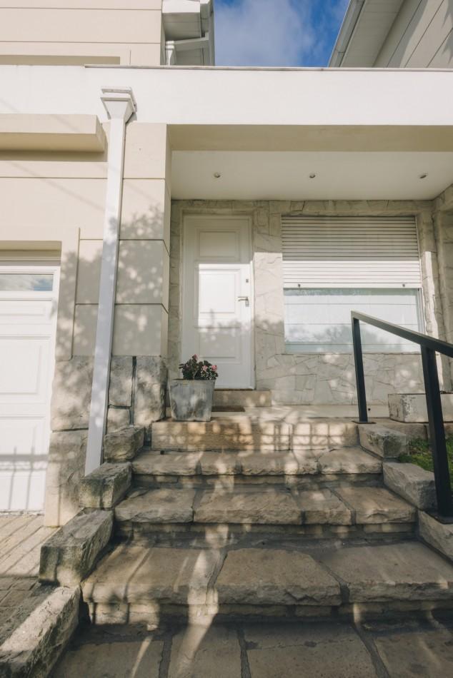 Foto de CASA CON DOBLE ACCESO Y SECTOR PROFESIONAL INDEPENDIENTE EN STELLA MARIS, imagen 3