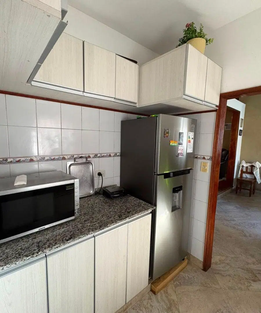 Casa de 6 ambientes estilo cabaña ubicada sobre calle 18A de Berazategui. 4